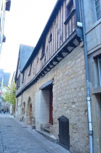 Taille de pierre, enduit à la chaux - rue de la Paix à Tours 37