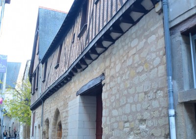 Taille de pierre, enduit à la chaux - rue de la Paix à Tours 37