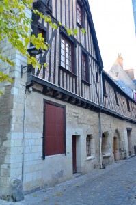 Taille de pierre, enduit à la chaux - rue de la Paix à Tours 37