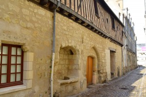 Taille de pierre, enduit à la chaux - rue de la Paix à Tours 37