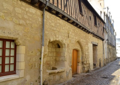 Taille de pierre, enduit à la chaux - rue de la Paix à Tours 37