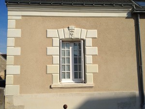 Enduit à la chaux et taille de pierre à Ballan-Miré
