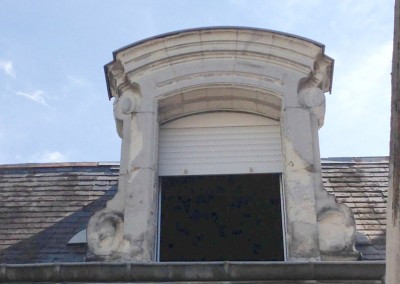 Taille de pierre, lucarnes à La Croix en Touraine