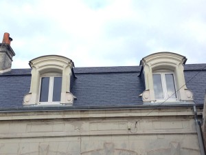 Taille de pierre, lucarnes à La Croix en Touraine