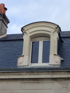 Taille de pierre, lucarnes à La Croix en Touraine