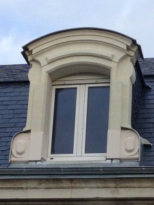 Taille de pierre, lucarnes à La Croix en Touraine