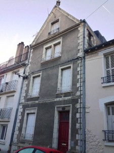 Taille de pierre, enduit à la chaux - rue San-Francisco à Tours 37
