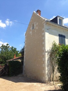Enduit à la chaux et taille de pierre à Larçay (37)