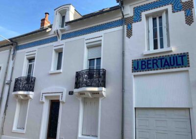 Rénovation de façade art déco à Tours : un retour aux origines pour cette maison Tourangelle